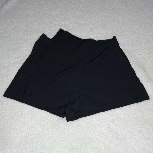 HALARA - New Black Lightweight Skort w/ 2 Front Pockets & 1 Back Pocket (Size M) - Picture 3 of 11